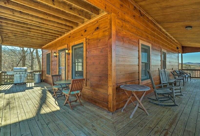 Decks & Panoramic Views: Rustic Sparta Cabin