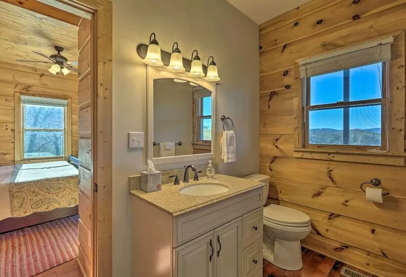 Decks & Panoramic Views: Rustic Sparta Cabin