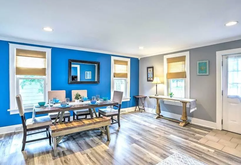 Sweetwater Hideaway    Blocks To Lake Erie!