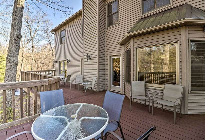 The Captains Quarters In Rogers W/ Covered Porch!