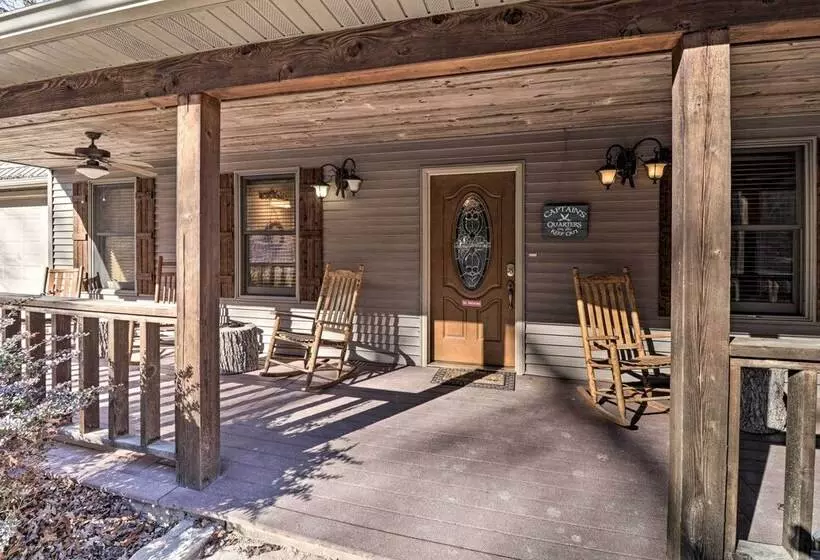 The Captains Quarters In Rogers W/ Covered Porch!