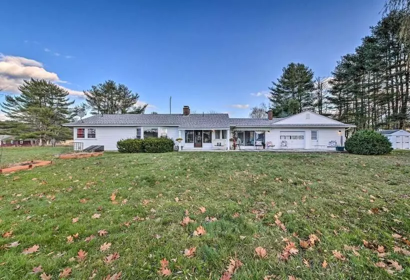 Peaceful Maine Home W/ Patio: Ocean Inlet Getaway!