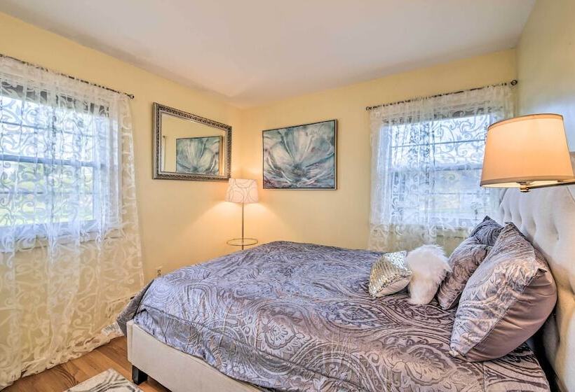 Peaceful Maine Home W/ Patio: Ocean Inlet Getaway!