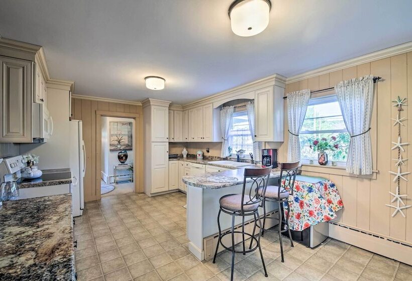 Peaceful Maine Home W/ Patio: Ocean Inlet Getaway!