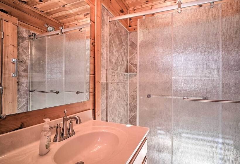 Upscale Sevierville Retreat W/ Deck & Hot Tub!