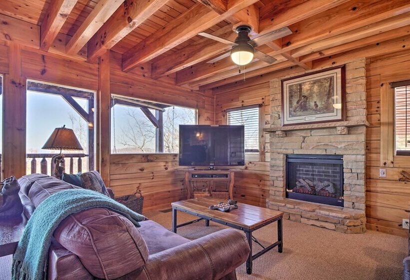 Upscale Sevierville Retreat W/ Deck & Hot Tub!