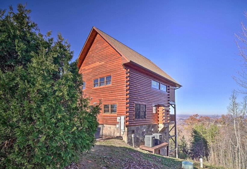 Upscale Sevierville Retreat W/ Deck & Hot Tub!