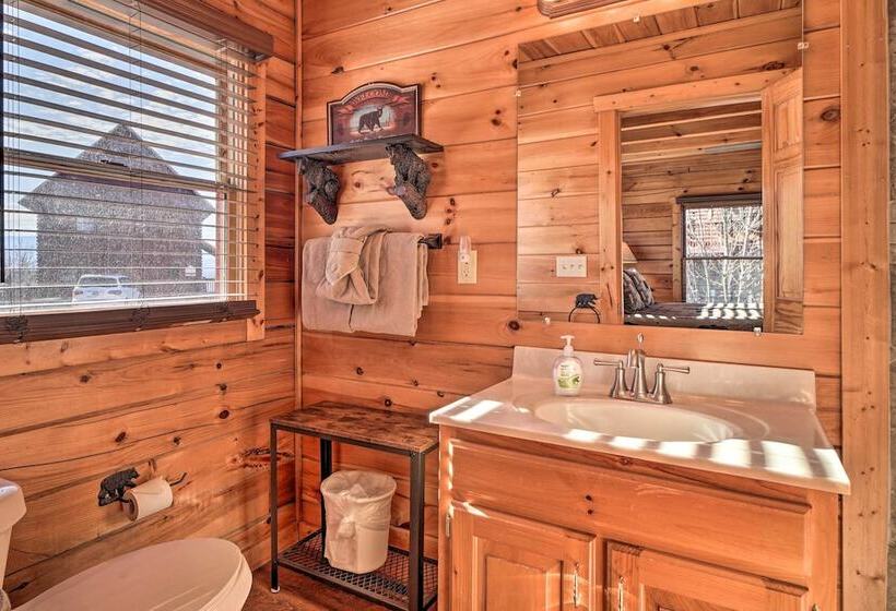 Upscale Sevierville Retreat W/ Deck & Hot Tub!