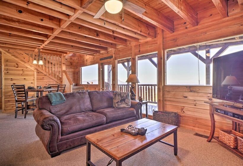 Upscale Sevierville Retreat W/ Deck & Hot Tub!