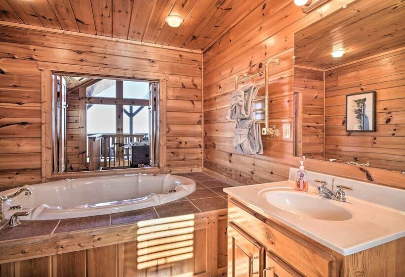 Upscale Sevierville Retreat W/ Deck & Hot Tub!