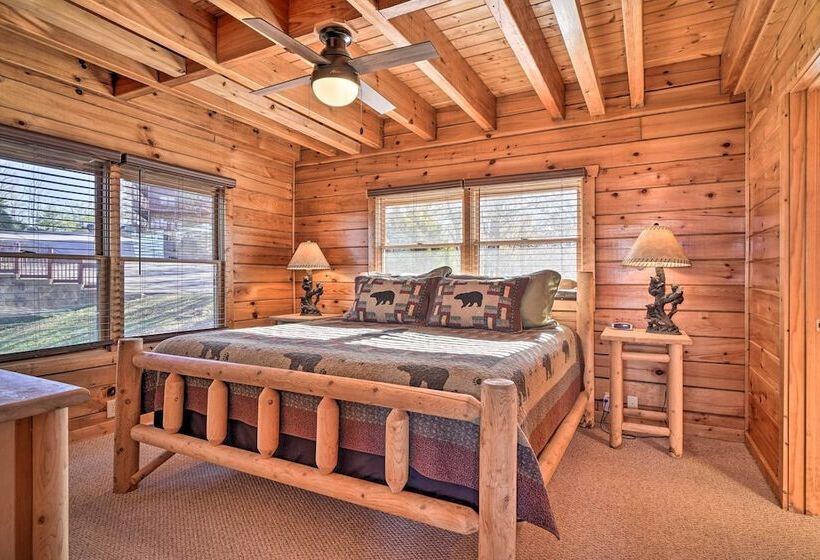 Upscale Sevierville Retreat W/ Deck & Hot Tub!