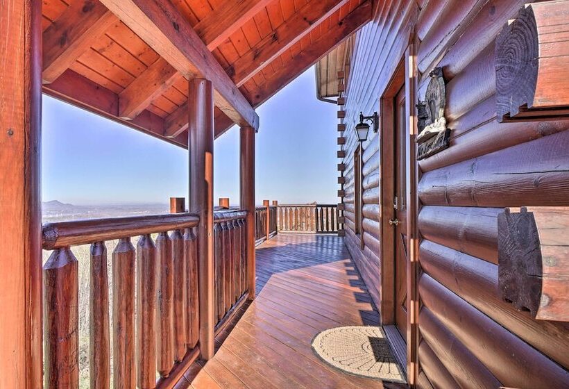 Upscale Sevierville Retreat W/ Deck & Hot Tub!