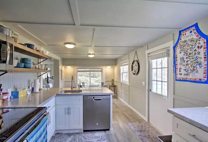 Waterfront Anderson Island Home W/kayaks