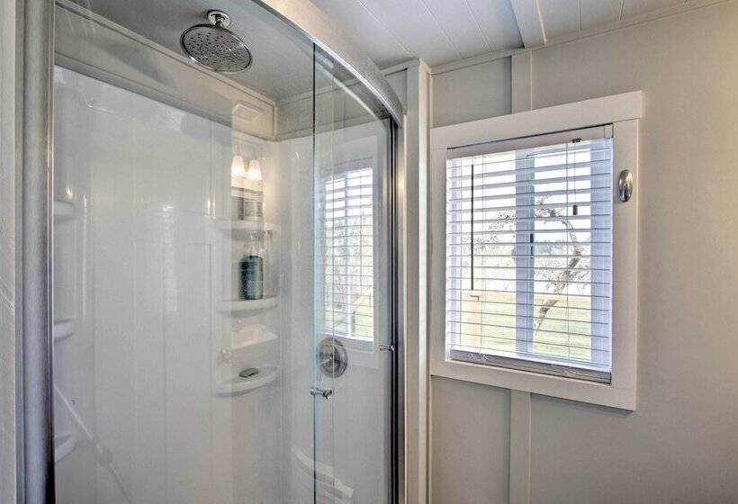 Waterfront Anderson Island Home W/kayaks