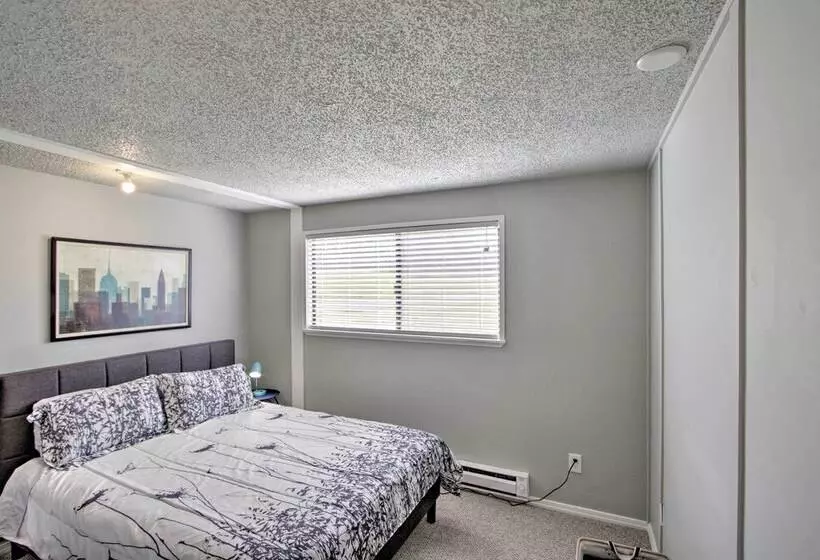 Waterfront Anderson Island Home W/kayaks