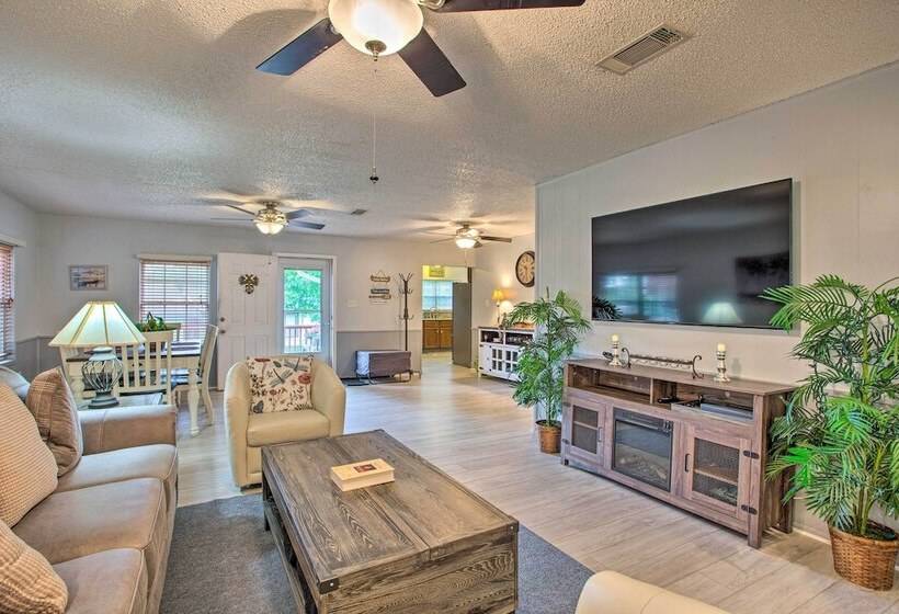 Cedar Creek Reservoir Home W/ Private Boat Launch!