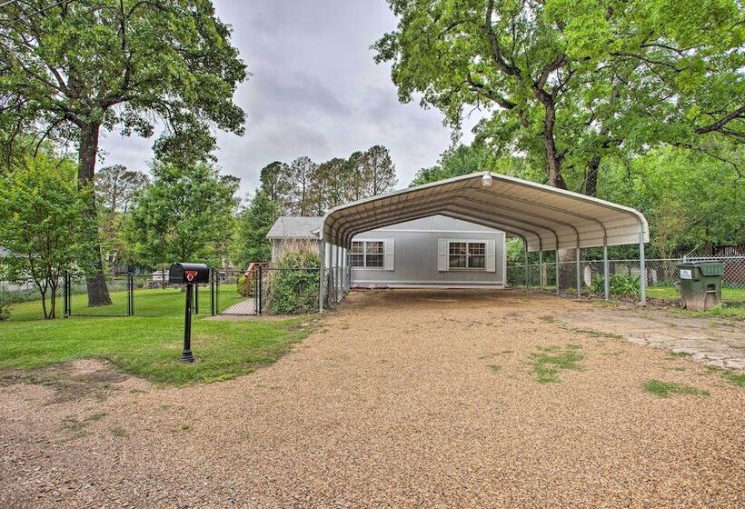 Cedar Creek Reservoir Home W/ Private Boat Launch!
