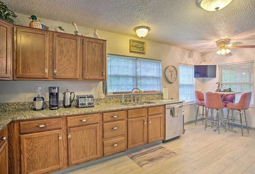 Cedar Creek Reservoir Home W/ Private Boat Launch!