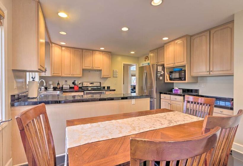 2 Story Deck: Waterfront Lake Lure Home!