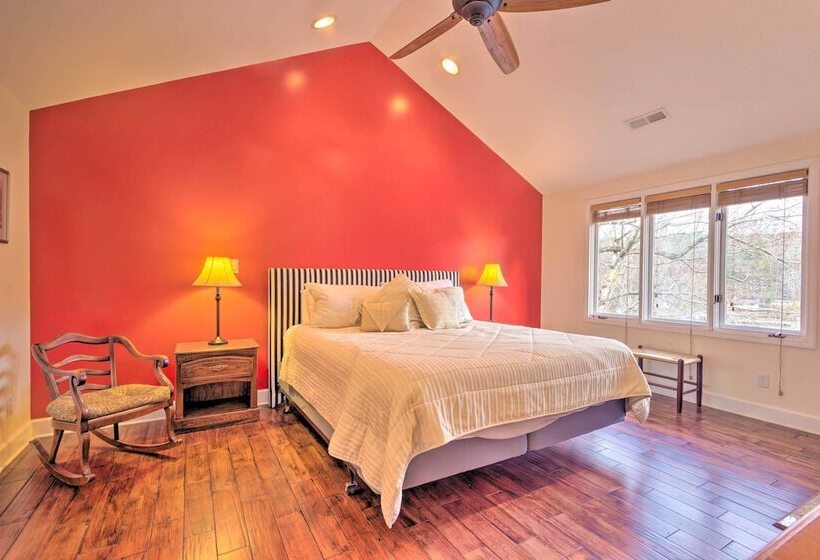 2 Story Deck: Waterfront Lake Lure Home!