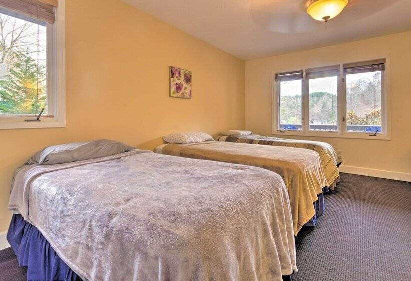 2 Story Deck: Waterfront Lake Lure Home!