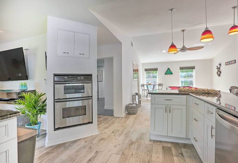 Airy Canalfront Oasis In Cape Coral W/ Pool!