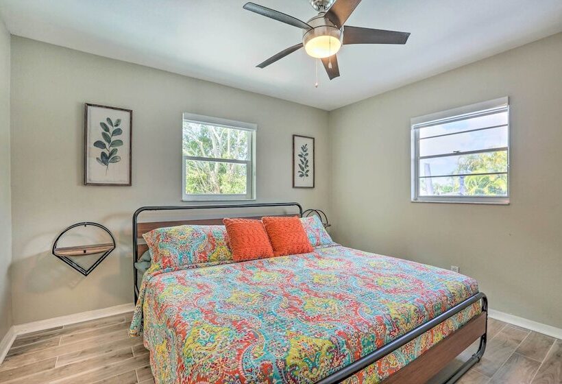 Airy Canalfront Oasis In Cape Coral W/ Pool!