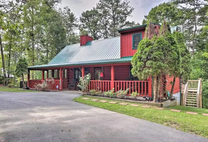 Sevierville Blue Ridge Bungalow W/ Hot Tub, Deck