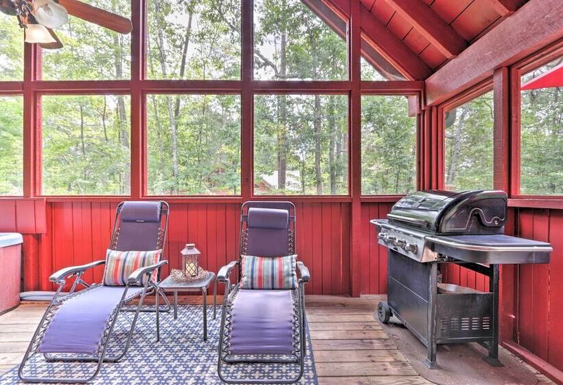 Sevierville Blue Ridge Bungalow W/ Hot Tub, Deck