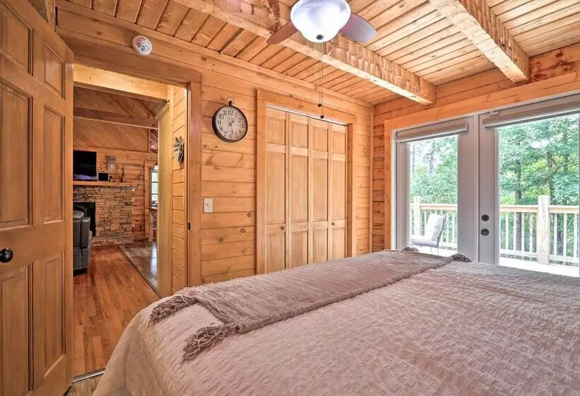 Sevierville Blue Ridge Bungalow W/ Hot Tub, Deck