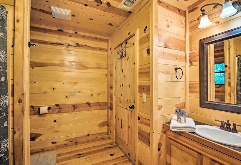 Quiet Mountain Fork River Cabin W/ Water View Deck