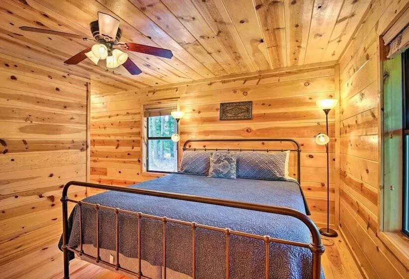 Quiet Mountain Fork River Cabin W/ Water View Deck