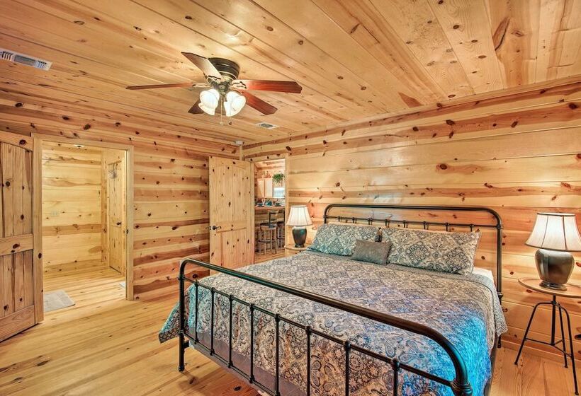 Quiet Mountain Fork River Cabin W/ Water View Deck