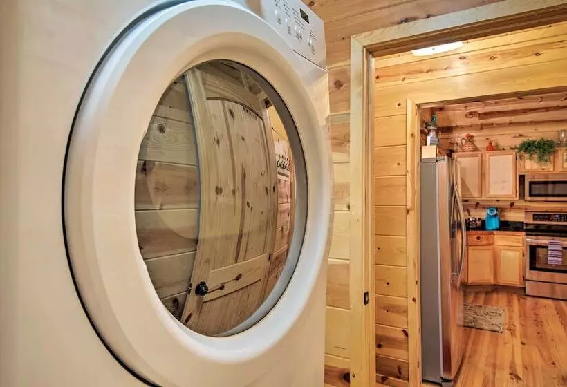 Quiet Mountain Fork River Cabin W/ Water View Deck