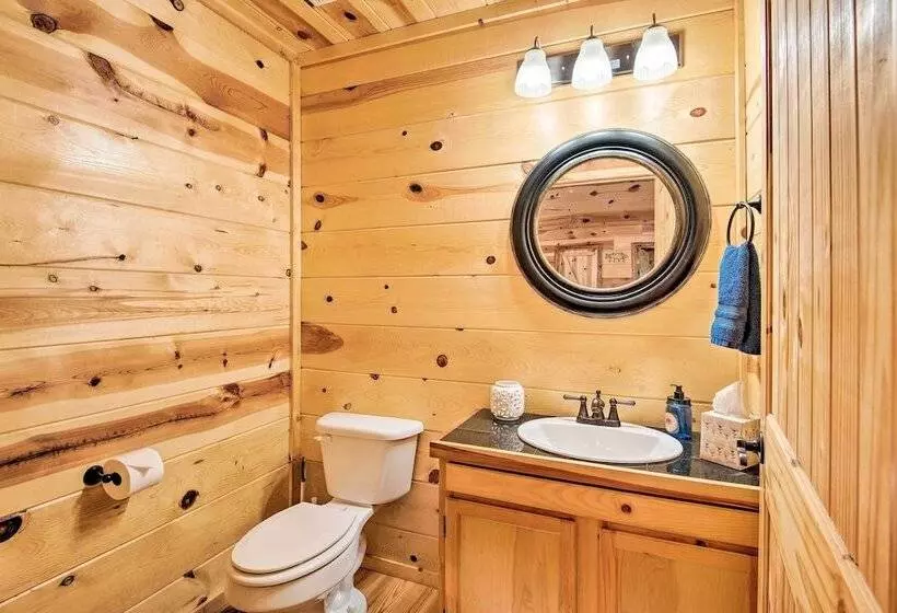 Quiet Mountain Fork River Cabin W/ Water View Deck