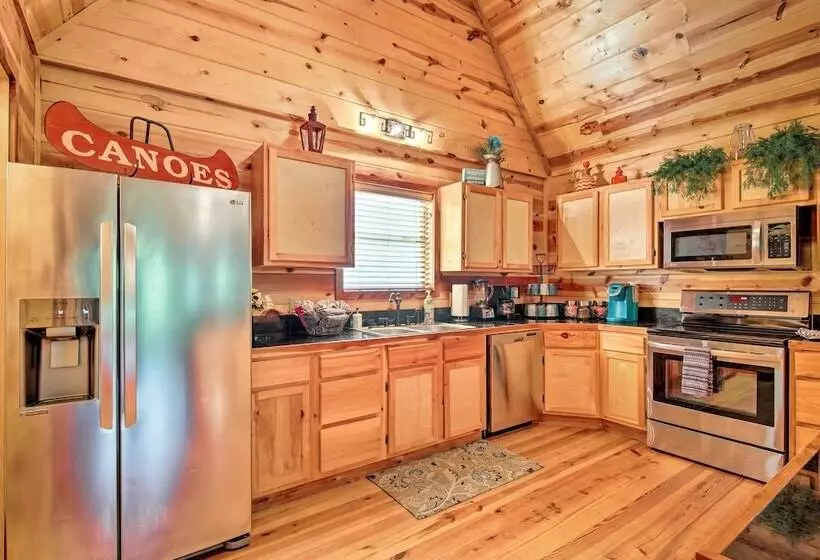 Quiet Mountain Fork River Cabin W/ Water View Deck
