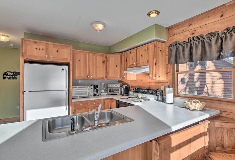 Cabin W/ Fire Pit: 5 Mi To Cataloochee Skiing