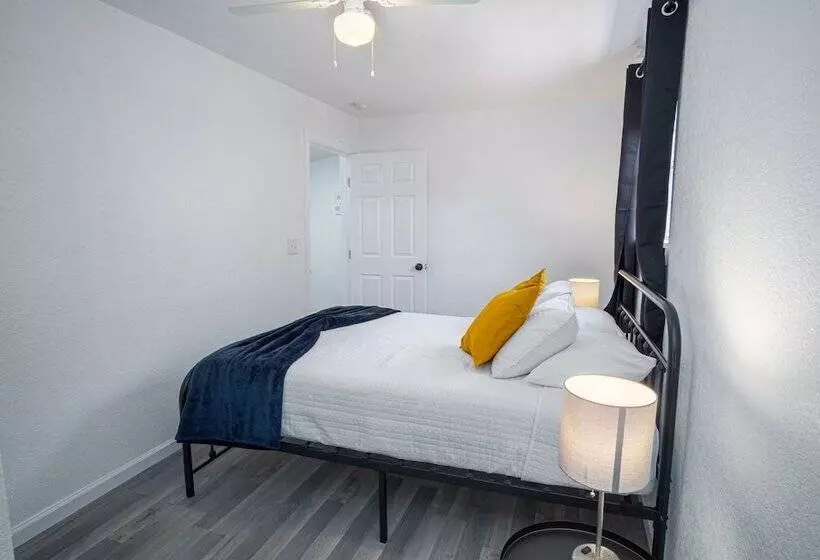 Charming 4br/2ba Only 5 Mins Downtown & Riverwalk