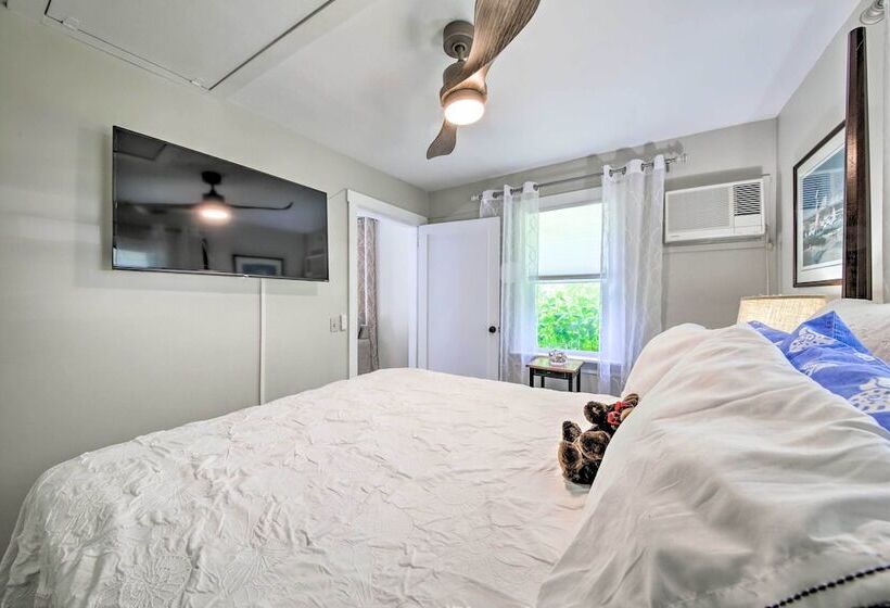 Charming East Boothbay Cottage W/ Large Yard!