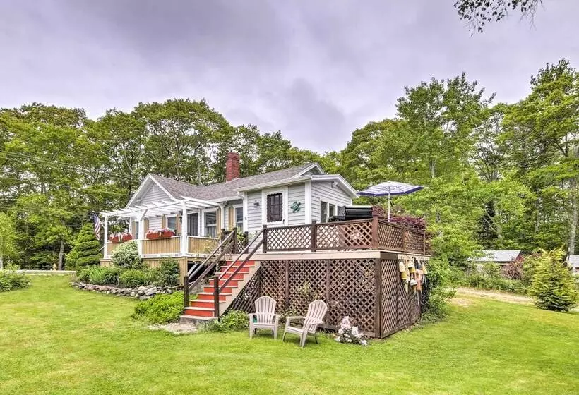 Charming East Boothbay Cottage W/ Large Yard!