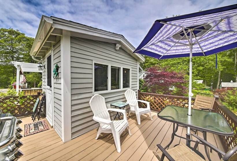 Charming East Boothbay Cottage W/ Large Yard!