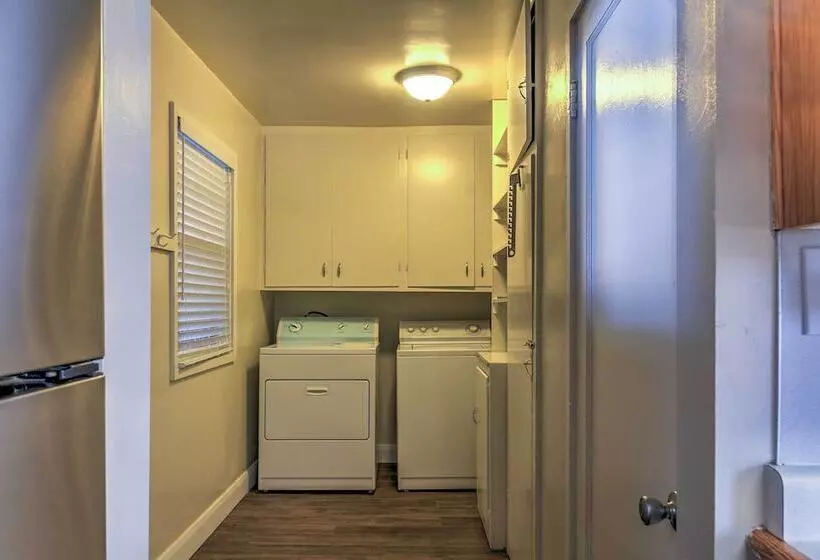 Central Escalante Home ~ 5 Mi To Grand Staircase!