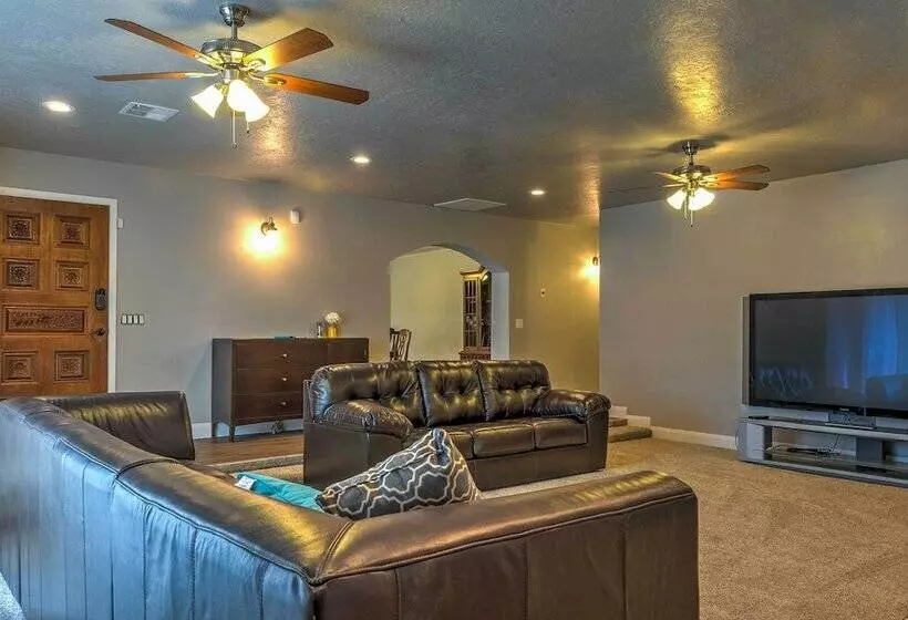 Central Escalante Home ~ 5 Mi To Grand Staircase!