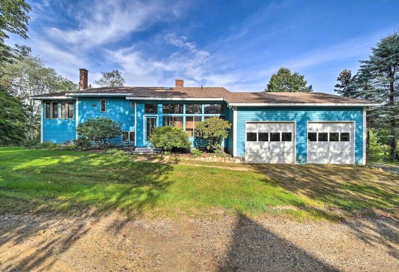 Charming Retreat W/ Deck ~ 4 Mi From Casco Bay!