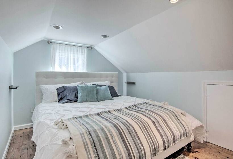 Chincoteague Island Cottage ~ 2 Mi To Beaches