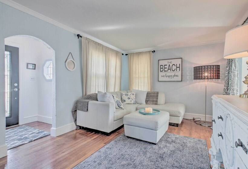 Chincoteague Island Cottage ~ 2 Mi To Beaches