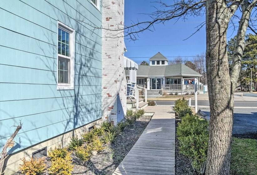 Chincoteague Island Cottage ~ 2 Mi To Beaches