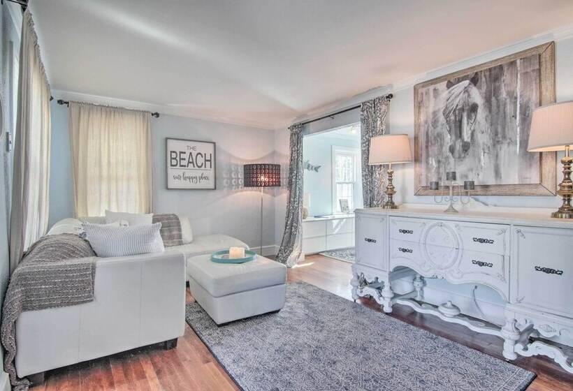 Chincoteague Island Cottage ~ 2 Mi To Beaches