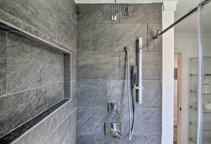 Chincoteague Island Cottage ~ 2 Mi To Beaches