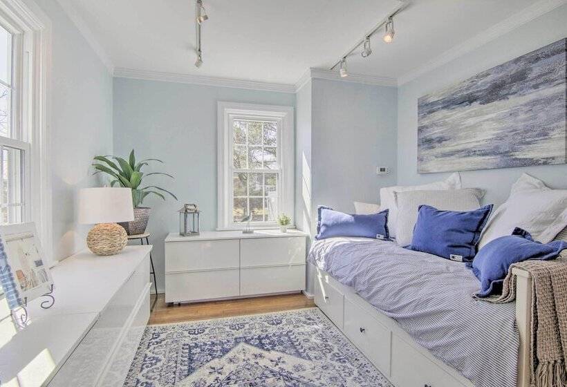 Chincoteague Island Cottage ~ 2 Mi To Beaches